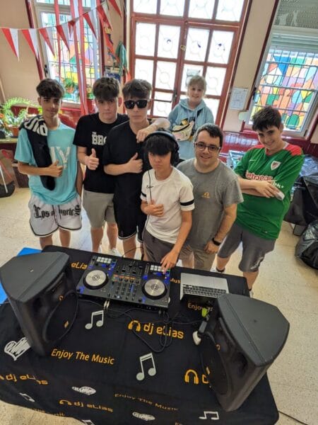 Taller Dj en el colegio Antonio Trueba de Portugalete 3 Alumnos del taller dj