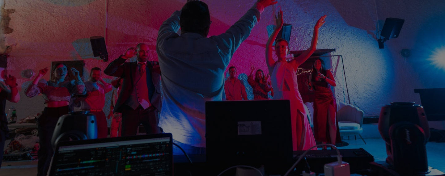 contratar a un dj para fiestas populares8